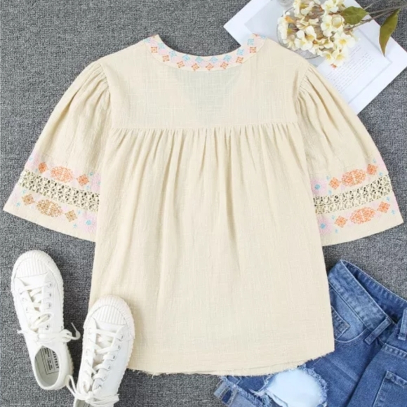 🔥🎉HP🎉 New boutique Cotton half sleeve embroidered top - Picture 5 of 16